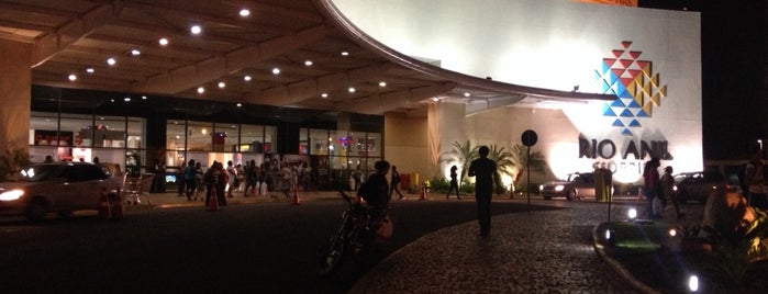Rio Anil Shopping is one of 100 lugares para visitar em São Luís.