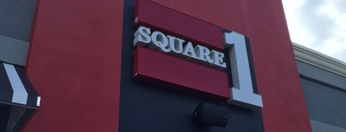 Square 1 Burger & Bar is one of สถานที่ที่ Sara ถูกใจ.
