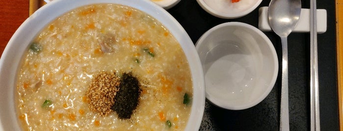 Bonjuk Korean Traditional Porridge Restaurant is one of Paul Sunghan'ın Beğendiği Mekanlar.