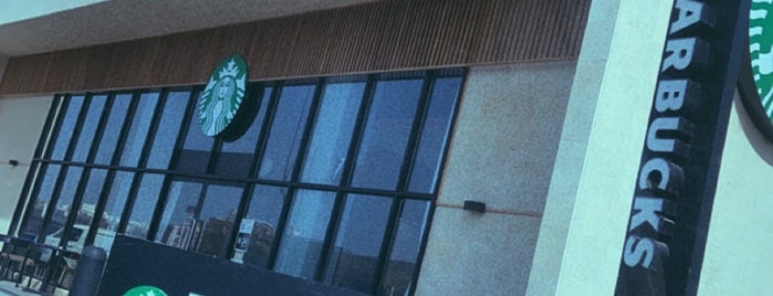 Starbucks - Drive Thru is one of مقاهي جده.