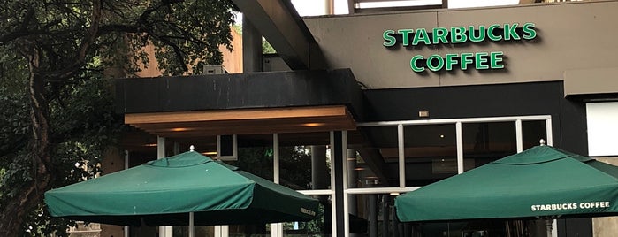 Starbucks is one of Santiago y amor.