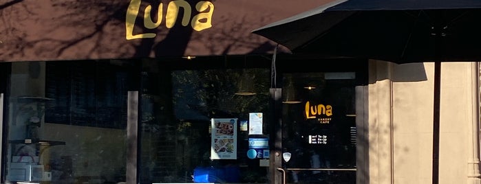 Luna Bakery Café is one of Breakfast Spots.