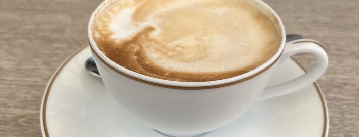 Caffe Excelsior is one of Posti che sono piaciuti a Saysay.