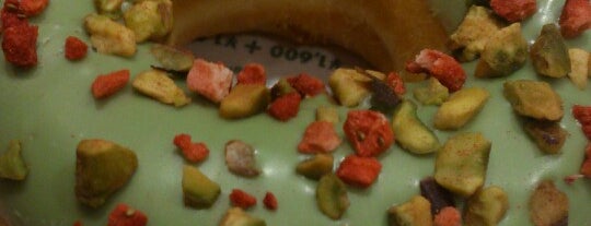 クリスピー・クリーム・ドーナツ アミュプラザ小倉店 is one of Krispy Kreme Doughnuts.