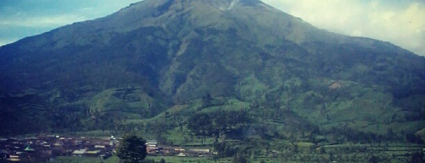 Gunung Sumbing is one of Gunung Di Jawa.
