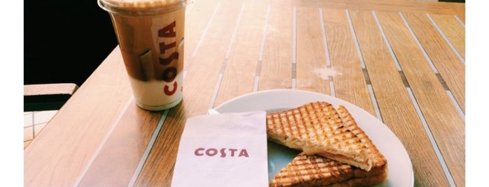 Costa Coffee is one of Lieux qui ont plu à Plwm.