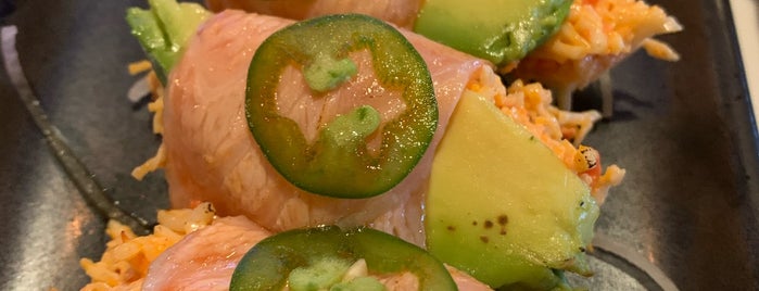 Sushi Holic is one of no : понравившиеся места.