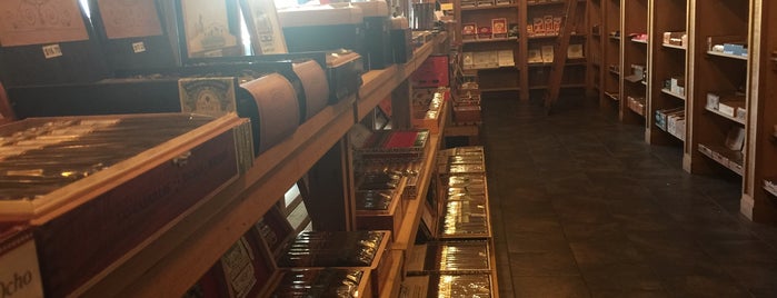Anthony's Pipe & Cigar Lounge is one of Date Spots.