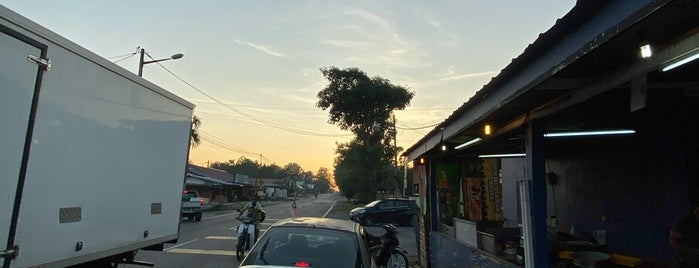 Pasar Segar D'Lunas Jln Kebun is one of สถานที่ที่ ꌅꁲꉣꂑꌚꁴꁲ꒒ ถูกใจ.