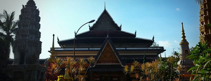Wat Bo is one of Lugares favoritos de Liftildapeak.