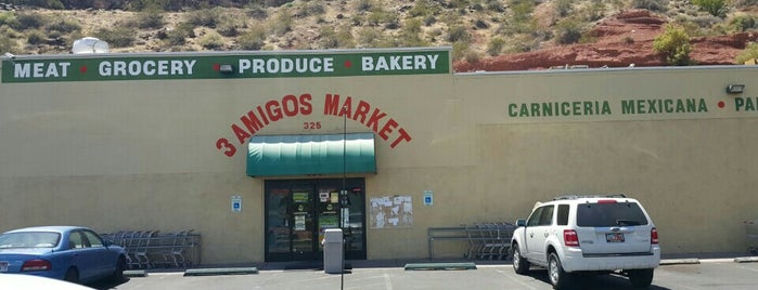 3 Amigos Market is one of สถานที่ที่บันทึกไว้ของ Bryce.