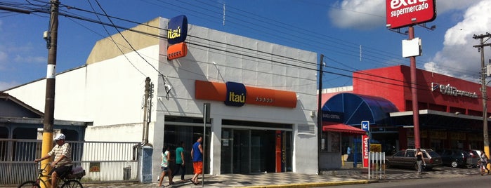 Banco Itau is one of Top 10 dinner spots in Peruíbe.