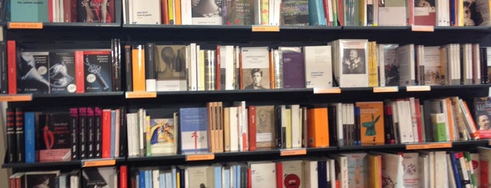 La Feltrinelli is one of Lugares favoritos de Davide.