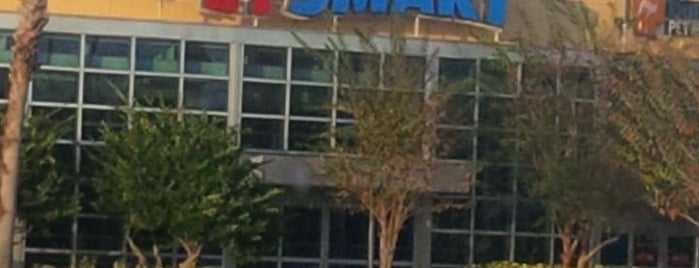 PetSmart is one of Lisa'nın Beğendiği Mekanlar.