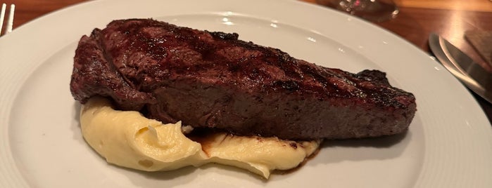 Bourbon Steak by Michael Mina is one of Miami Restaurants.
