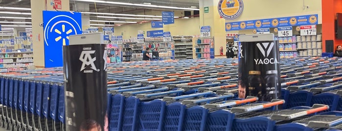 Walmart is one of Locais curtidos por Selene.