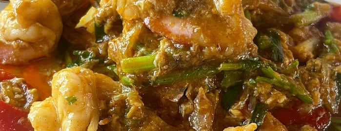 Baan Pu Pen is one of Food.
