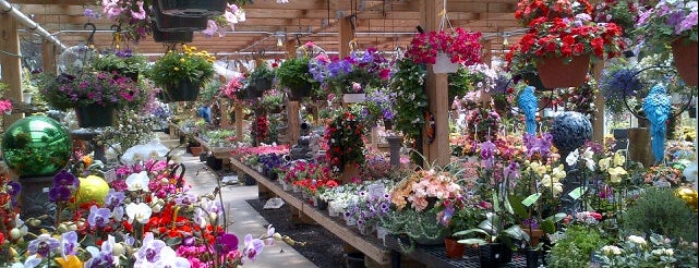 Tony's Farm & Garden Center is one of Ronnieさんのお気に入りスポット.