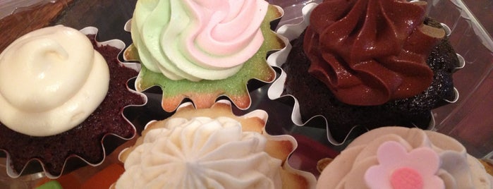 Peace Love & Cupcakes is one of Lugares favoritos de Laura.