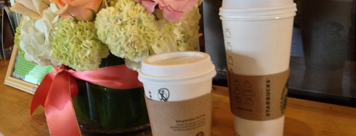 Starbucks is one of Rosanaさんのお気に入りスポット.