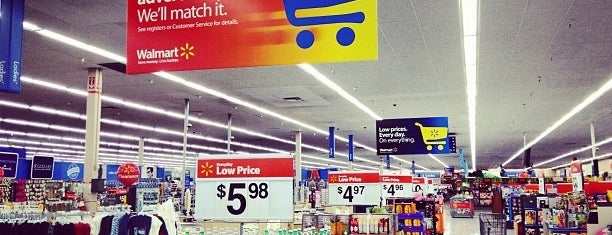 Walmart Supercenter is one of Lugares favoritos de Kim.