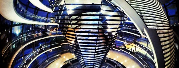 Cupola del Reichstag is one of Berlin.