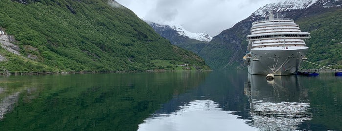 Geirangerfjorden is one of Krzysztofさんのお気に入りスポット.