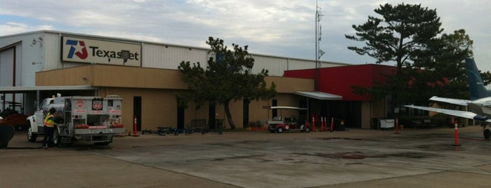 Texas Jet (FTW) is one of สถานที่ที่ Michael ถูกใจ.