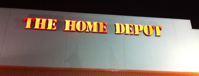The Home Depot is one of สถานที่ที่ Thomas ถูกใจ.