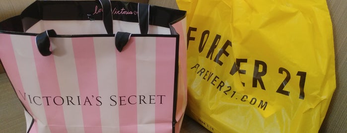 Victoria's Secret is one of Starさんのお気に入りスポット.