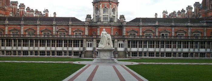 Founder's - North Quad is one of Royal Holloway (RHUL) Check-Ins.