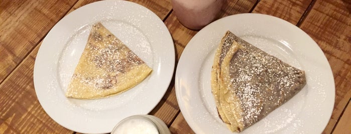 Crêperie La Rue is one of สถานที่ที่ Fabiola ถูกใจ.