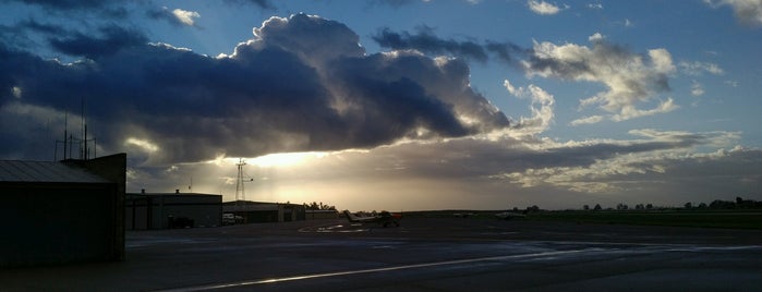 Visalia Airport (VIS) is one of JetSetter.