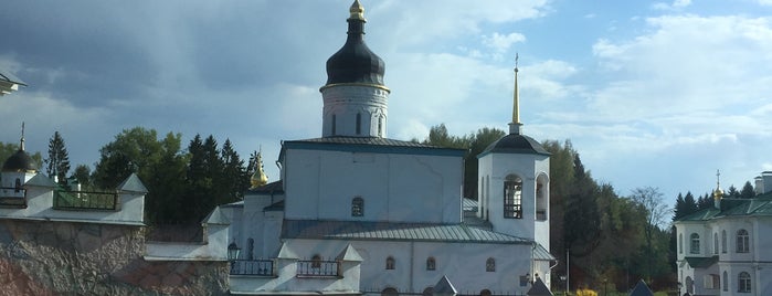 Спасо-Елеазаровский женский монастырь is one of Монастыри Псковской области.
