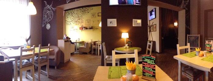 Leto cafe is one of Tempat yang Disukai Mike.