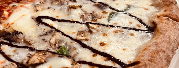 LA FARINA | 48 is one of Pizza 🍕.