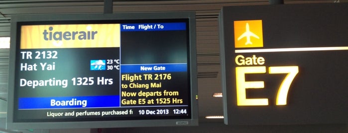 Gate E7 is one of SIN Airport Gates.