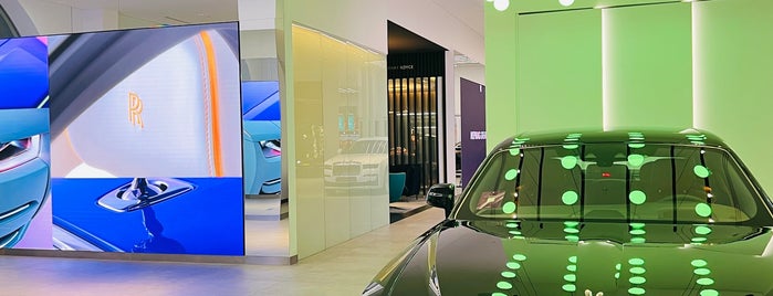 Rolls-Royce Motor Cars Showroom is one of 💛.