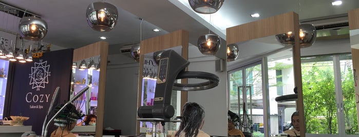 Cozy Salon & Spa is one of สถานที่ที่ชั้นไปบ่อย.