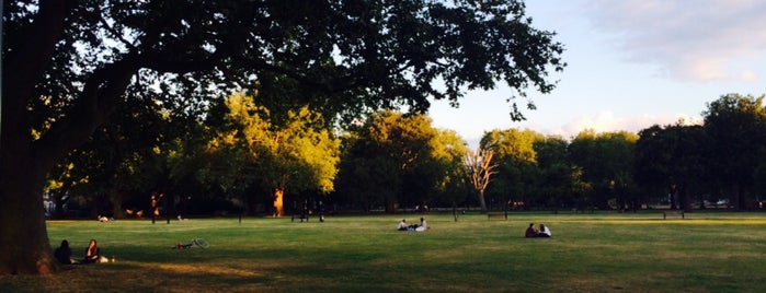 London Fields is one of Tempat yang Disimpan Sevgi.