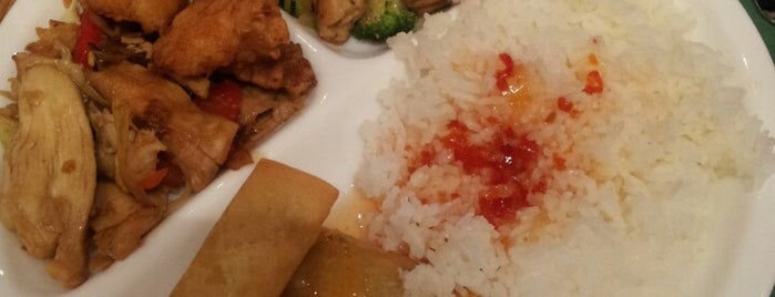 Tamarin Thai Cuisine is one of Oksanaさんの保存済みスポット.