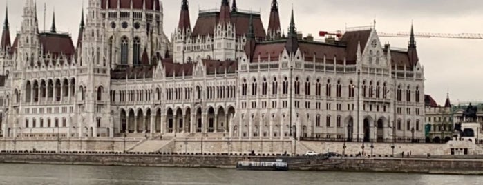 Európa Hajó is one of The 15 Best Places for Dancing in Budapest.