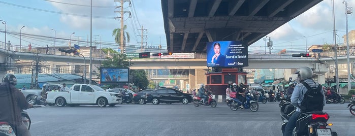 Rama IV Intersection is one of Traffic-Thailand.