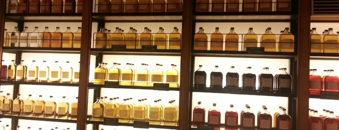 Suntory Yamazaki Distillery is one of Posti che sono piaciuti a Hideyuki.