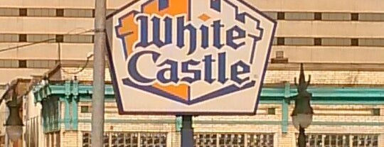 White Castle is one of Lugares favoritos de Joe.