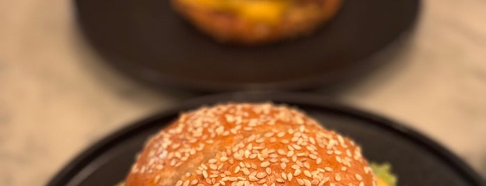 ROASTED Way Burger is one of Burgers restaurant 🍔( Riyadh 🇸🇦 ).