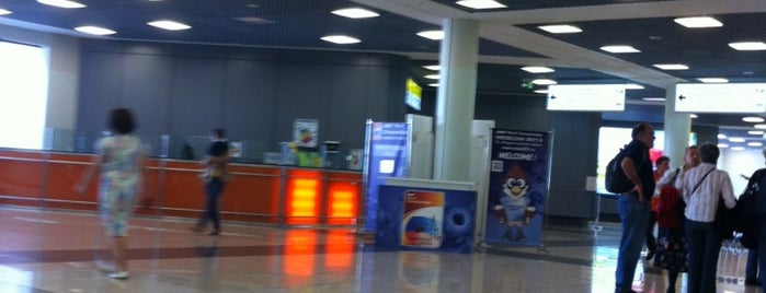 Зал прилёта / Arrival Hall (E) is one of Tempat yang Disukai Anastasia.