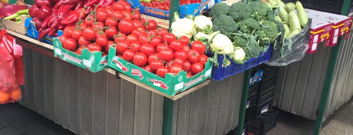 Pijaca Senjak is one of Farmers Markets (Pijace) in Belgrade.