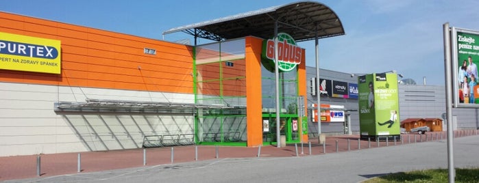 Globus hypermarket is one of Lugares favoritos de Olya.