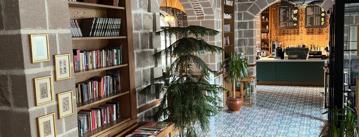 Lügat Kahve Evi ve Kütüphane is one of Ankara sohbet.